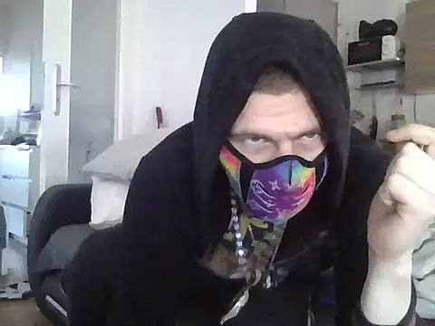 Snapshot of ThePython666 chatting on March 18, 2025, 12:17 pm ThePython666 online show from March 18, 2025, 12:17 pm