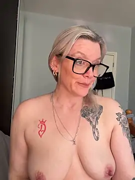 Curvy-Cleo online show from February 25, 2026, 10:48 am