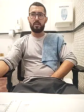 pdasgyn online show from April 8, 2026, 3:02 pm