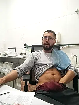 pdasgyn online show from April 7, 2026, 3:03 pm