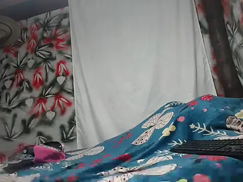 SHARONYJQVI online show from September 17, 2025, 11:29 pm