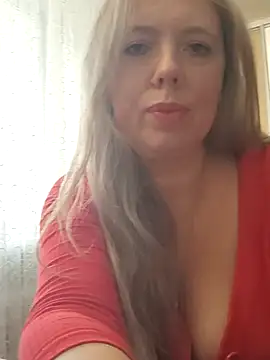 Irina3718 online show from October 27, 2025, 11:33 am