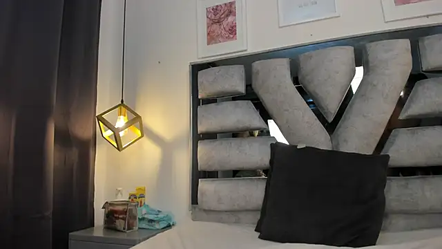 valery and Dani  online show from November 21, 2025, 8:08 pm