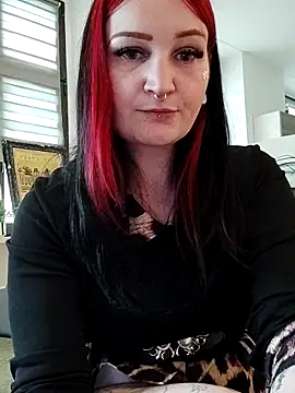 TiffiChantiT2 online show from May 15, 2026, 11:08 am