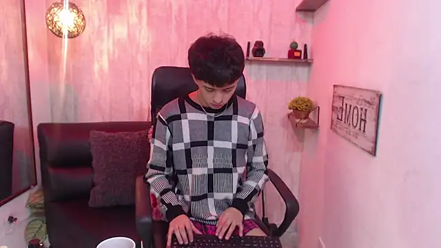 Snapshot of Sam_Daves chatting on March 18, 2025, 5:23 pm Sam Daves online show from March 18, 2025, 5:23 pm