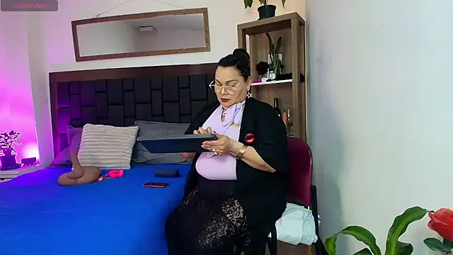 EllenaBoobs  online show from March 25, 2026, 3:28 am