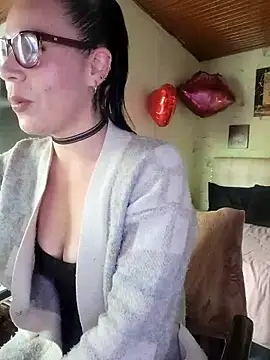 mia velvet1 online show from April 2, 2026, 12:23 pm