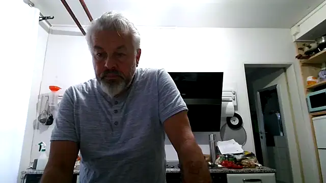 Snapshot of Berg_Boy chatting on June 4, 2026, 3:44 am Berg Boy online show from June 4, 2026, 3:44 am