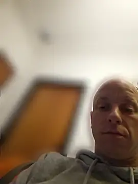 svenpfeifer online show from April 15, 2026, 6:12 pm