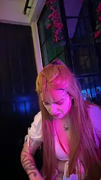 LoganPeny online show from December 2, 2025, 7:21 am