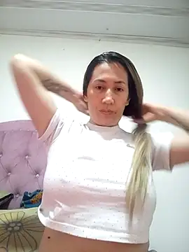 melany-92xxx online show from April 19, 2026, 11:40 pm