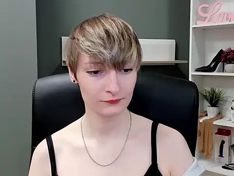 hottieBlair online show from October 2, 2025, 6:28 am