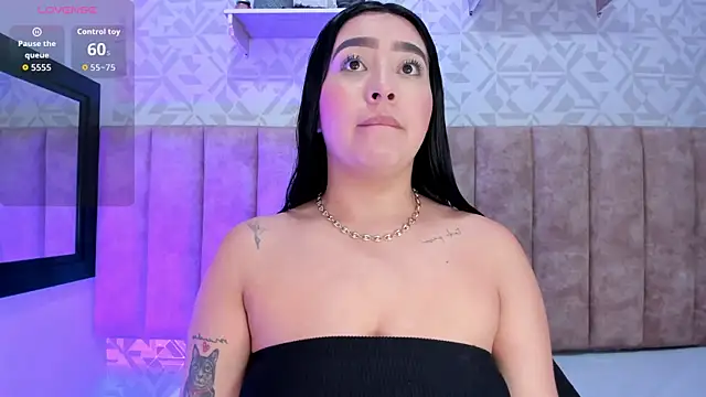 MelinaCruz online show from October 8, 2025, 4:03 am