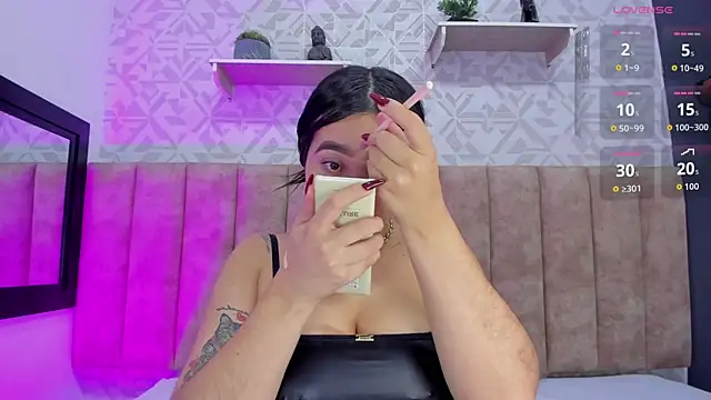 MelinaCruz online show from December 19, 2025, 4:27 am