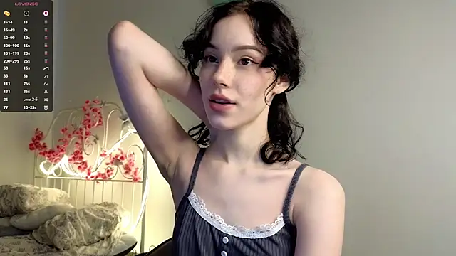 Snapshot of glamourr chatting on October 8, 2025, 9:22 am glamourr online show from October 8, 2025, 9:22 am