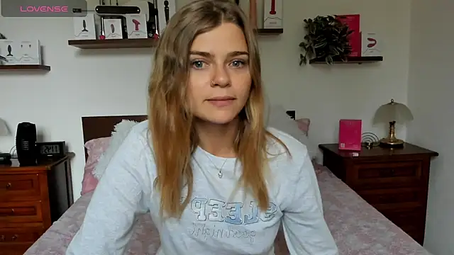 HaleyReedme online show from September 26, 2025, 9:49 am