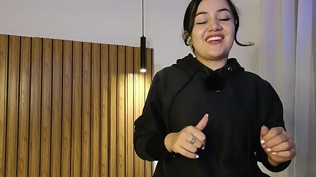 Snapshot of Isa_1207 chatting on February 26, 2026, 1:27 am Isa 1207 online show from February 26, 2026, 1:27 am