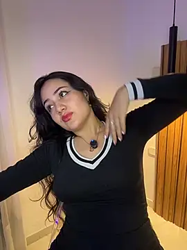 Snapshot of Isa_1207 chatting on February 15, 2026, 2:12 am Isa 1207 online show from February 15, 2026, 2:12 am