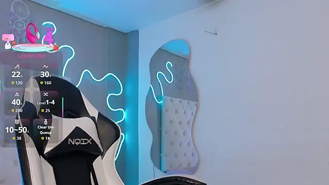 natasha  black online show from November 23, 2025, 7:35 pm