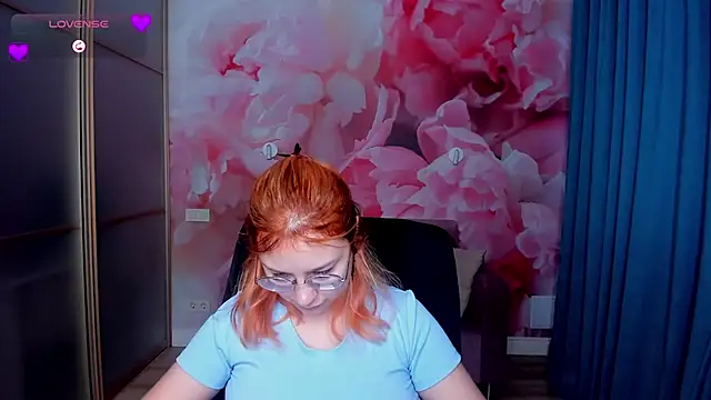 AngelinaLow online show from November 28, 2025, 12:27 pm