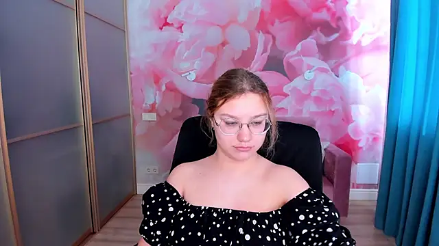 AngelinaLow online show from March 1, 2026, 6:35 am