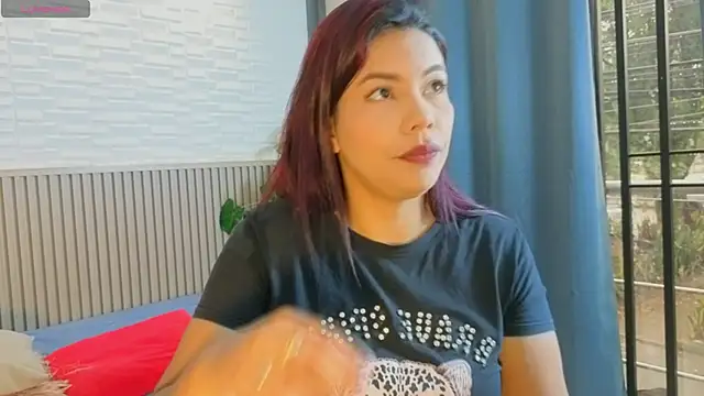 TiffanyWalk online show from April 16, 2026, 12:39 pm