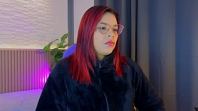 TiffanyWalk online show from October 16, 2025, 10:45 am