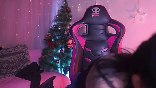 Madison Mayer online show from December 15, 2025, 12:55 pm