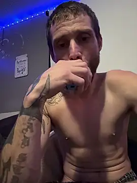 Stillhard8925 online show from November 10, 2025, 9:42 pm