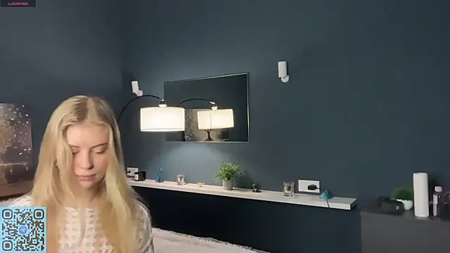 Snapshot of RadiantBliss chatting on December 18, 2025, 2:21 pm RadiantBliss online show from December 18, 2025, 2:21 pm