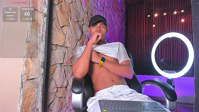 Snapshot of LiamByrne chatting on December 15, 2025, 7:03 am LiamByrne online show from December 15, 2025, 7:03 am