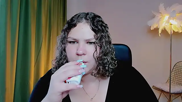 FlorenceAnderson online show from September 18, 2025, 7:11 am