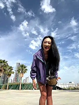 linger-23 online show from November 28, 2025, 6:02 am