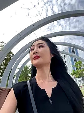 linger-23 online show from October 29, 2025, 5:50 am