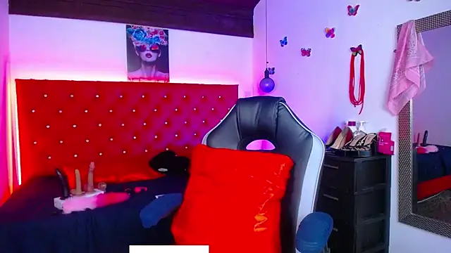 kriss sweetboobs10 online show from November 19, 2025, 12:16 pm