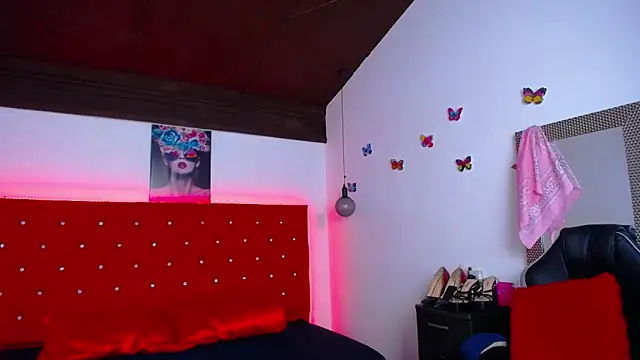 kriss sweetboobs10 online show from October 29, 2025, 12:59 pm