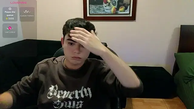 lukeboyce33 online show from April 9, 2026, 4:58 am