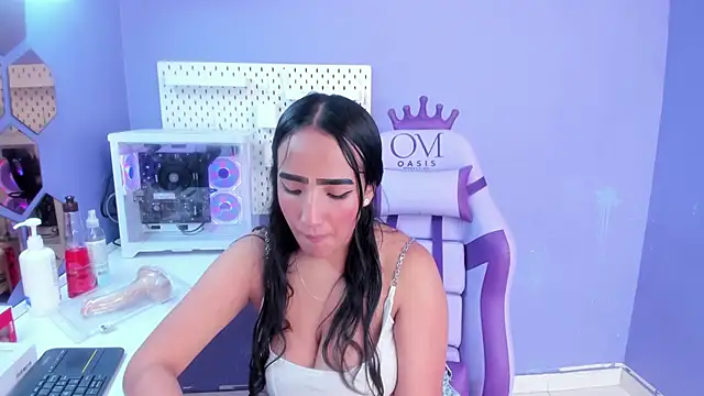 Alice 26  online show from February 4, 2026, 1:28 pm