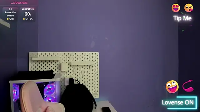 Alice 26  online show from November 12, 2025, 3:27 pm