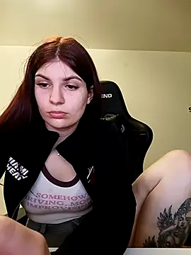 MeCherryy online show from April 5, 2026, 7:09 pm