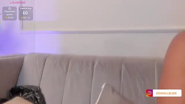 Kendallbleer online show from November 27, 2025, 11:43 am