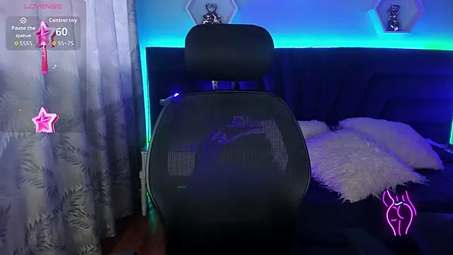 alice kingsley  online show from November 9, 2025, 7:40 pm