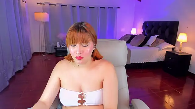 karla hill 28 online show from March 8, 2026, 3:32 am