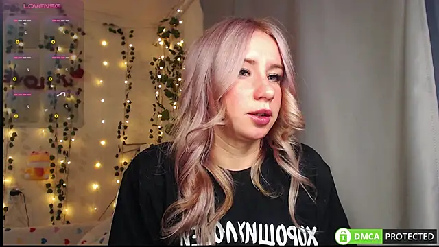 Snapshot of Mia__Kitty chatting on September 21, 2025, 3:50 pm Mia  Kitty online show from September 21, 2025, 3:50 pm