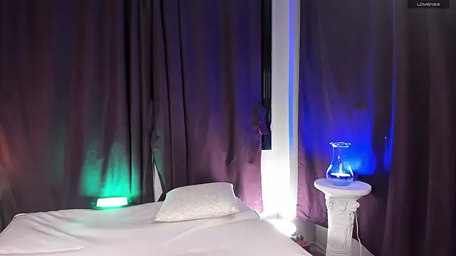 Colstorw  online show from November 27, 2025, 10:16 am