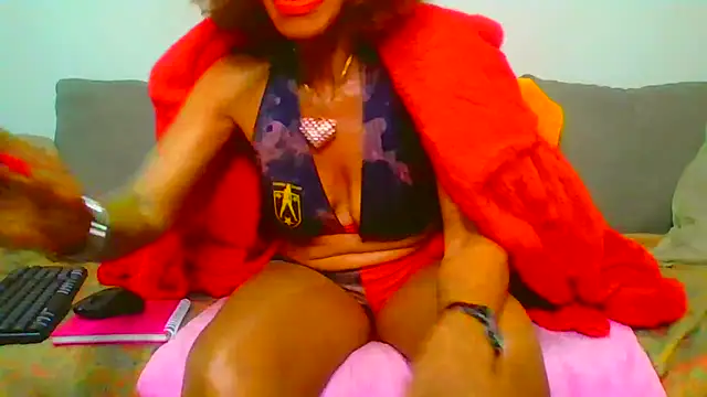 Snapshot of ModelZoee chatting on July 4, 2026, 6:53 am ModelZoee online show from July 4, 2026, 6:53 am