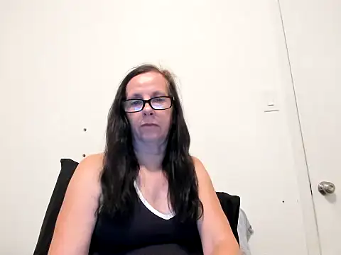 peachgoddess online show from July 7, 2026, 3:09 am