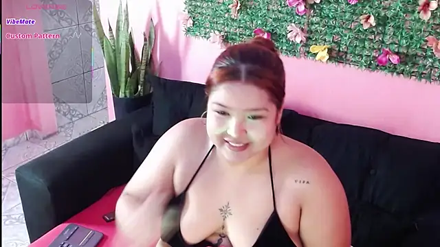 DianaGom online show from October 3, 2025, 9:44 am