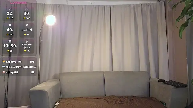 YuliethPetite online show from December 21, 2025, 11:34 am