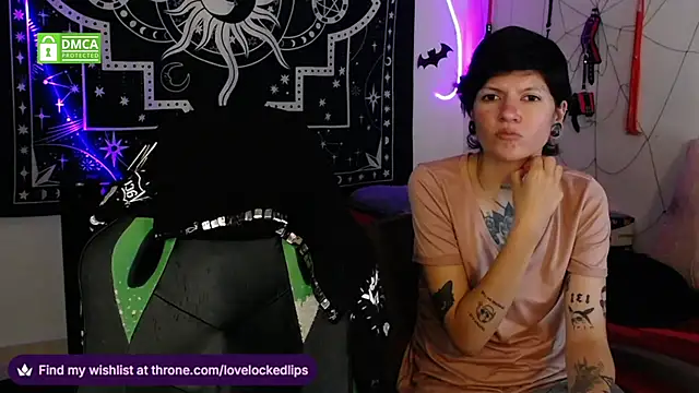 lovelockedlips online show from November 26, 2025, 12:32 am